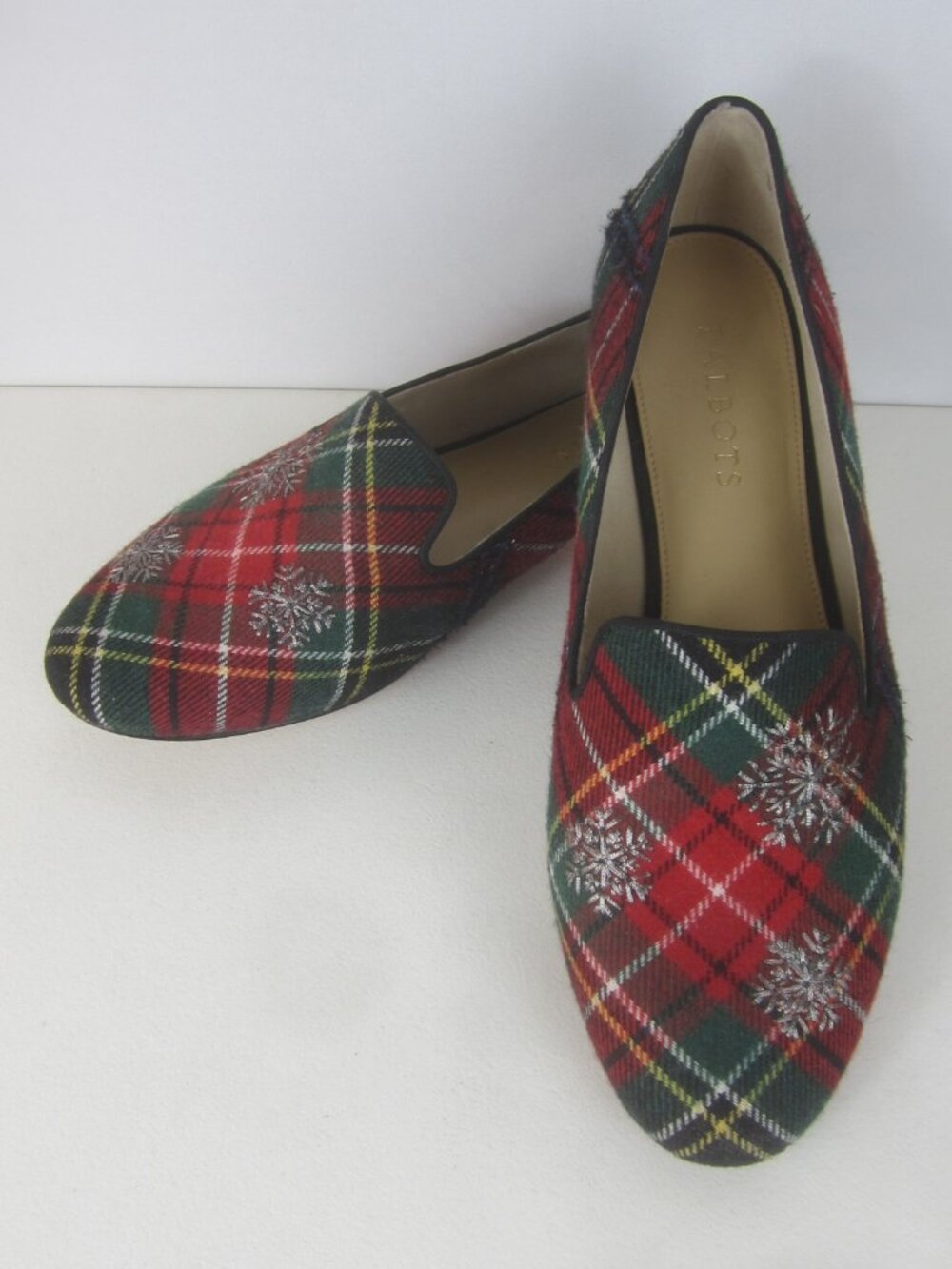 Talbots Women 8.5 Ryan Plaid Snowflake Loafers Red Green Tartan Smoking Flats
